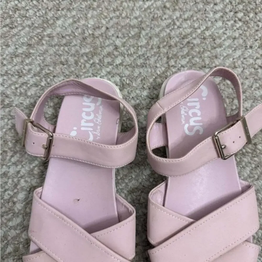 Circus by Sam Edelman Women's Light Pink Narcissa Flat Sandal Size 9